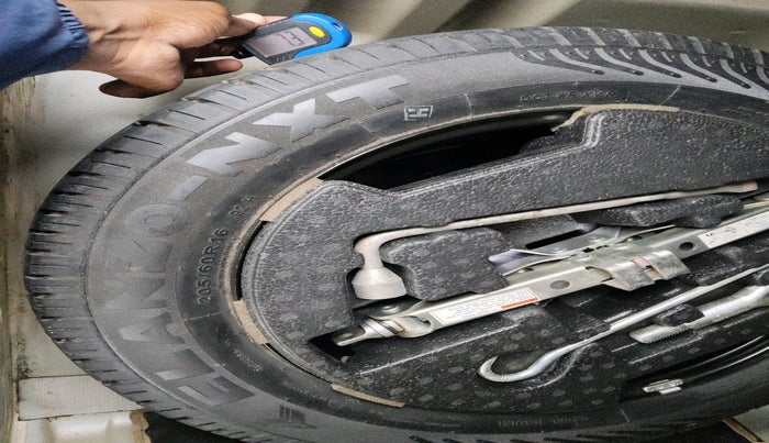 2015 Maruti S Cross ALPHA 1.3, Diesel, Manual, 95,294 km, tyre