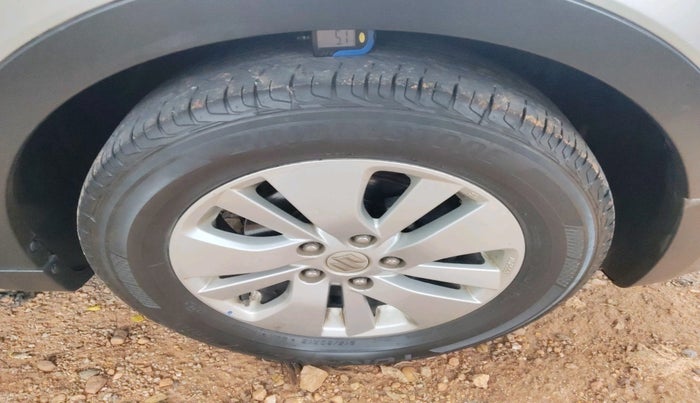 2015 Maruti S Cross ALPHA 1.3, Diesel, Manual, 95,294 km, tyre