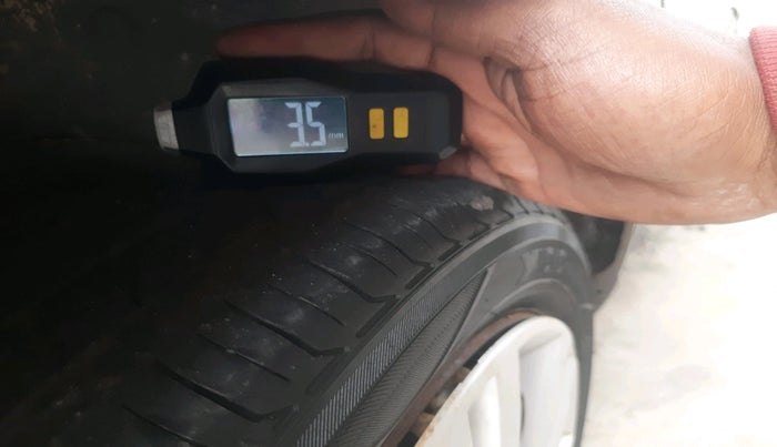 2011 Maruti Wagon R 1.0 VXI, Petrol, Manual, 1,52,559 km, tyre