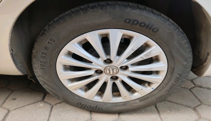 2017 Maruti Ciaz ZETA DIESEL 1.3, Diesel, Manual, 95,767 km, tyre