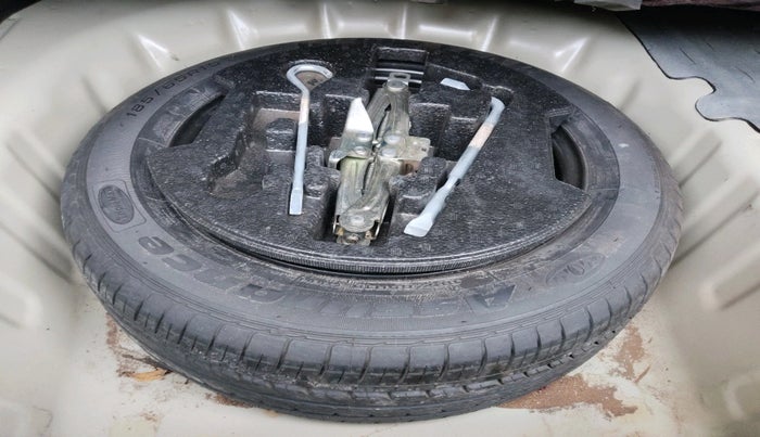 2017 Maruti Ciaz ZETA DIESEL 1.3, Diesel, Manual, 95,767 km, tyre