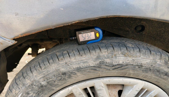 2012 Hyundai Santro Xing GLS, Petrol, Manual, 1,05,646 km, tyre