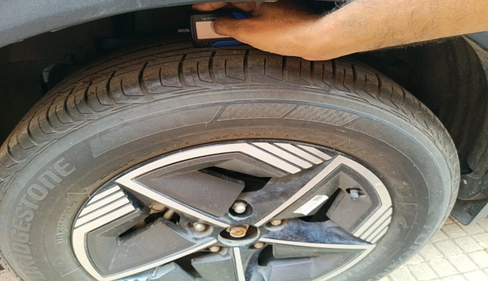 2024 Tata NEXON CREATIVE+ SUNROOF AMT 1.2 PETROL, Petrol, Automatic, 2,100 km, tyre