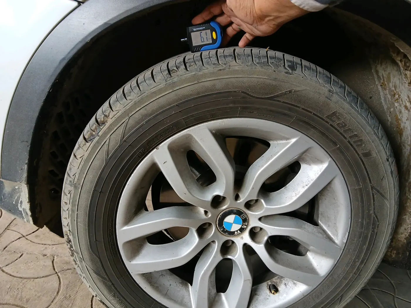 2013 BMW X3 XDRIVE 20D, Diesel, Automatic, 1,29,000 km, tyre