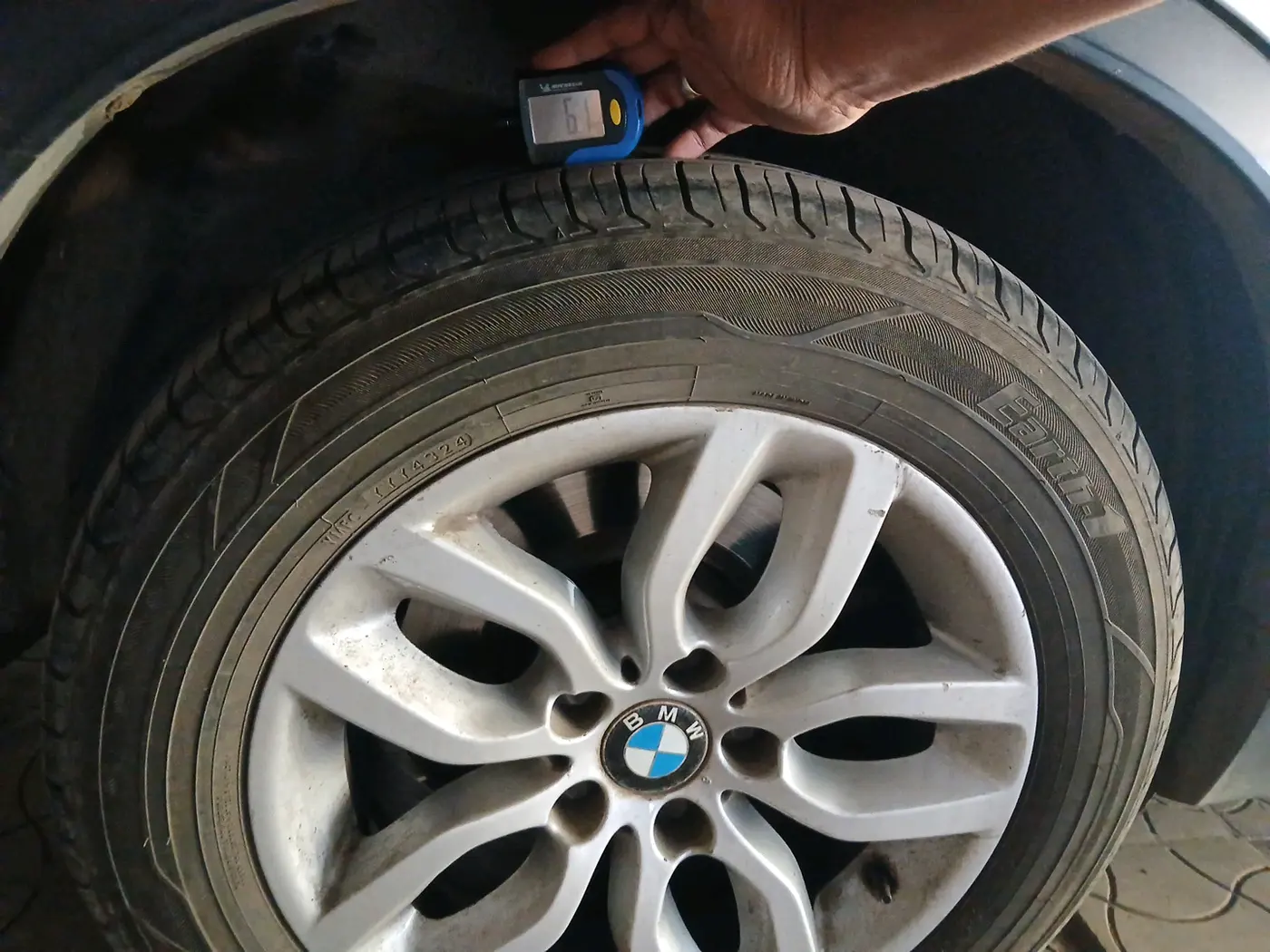 2013 BMW X3 XDRIVE 20D, Diesel, Automatic, 1,29,000 km, tyre