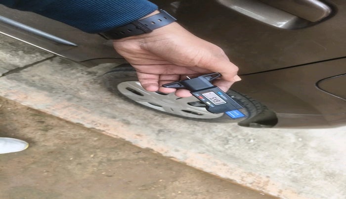 2017 Maruti Wagon R 1.0 VXI, Petrol, Manual, 47,865 km, tyre