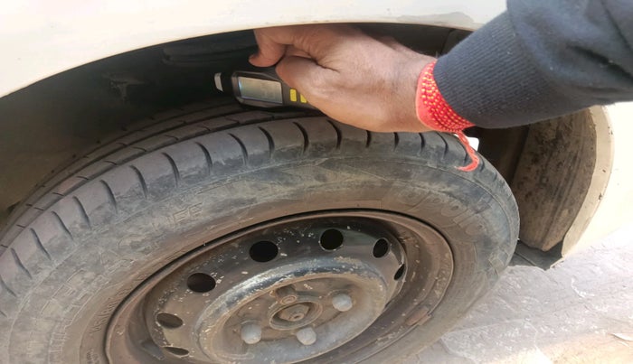 2014 Maruti Wagon R 1.0 LXI CNG, Petrol, Manual, 67,225 km, tyre