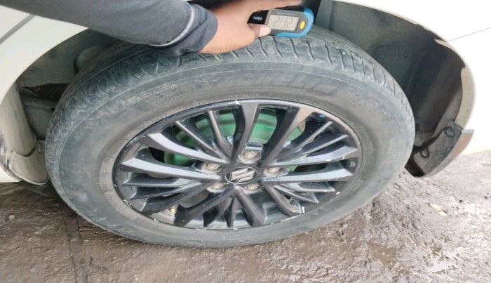 2020 Maruti Ertiga VXI CNG, Petrol, Manual, 1,13,733 km, tyre