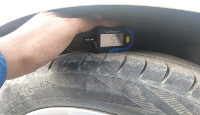 2014 Hyundai Grand i10 SPORTZ 1.2 KAPPA VTVT, Petrol, Manual, 63,039 km, tyre