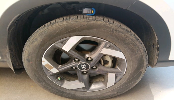 2022 Hyundai VENUE SX (O) 1.5 CRDI, Diesel, Manual, 19,485 km, tyre