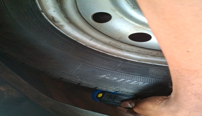 2013 Maruti Wagon R 1.0 LXI, Petrol, Manual, 75,059 km, tyre