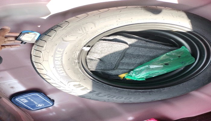 2023 Hyundai Verna SX(O) 1.5 MPI IVT , Petrol, Automatic, 5,042 km, tyre