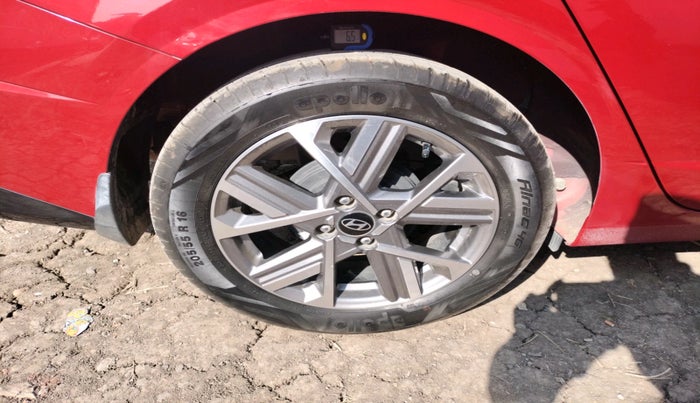 2023 Hyundai Verna SX(O) 1.5 MPI IVT , Petrol, Automatic, 5,042 km, tyre