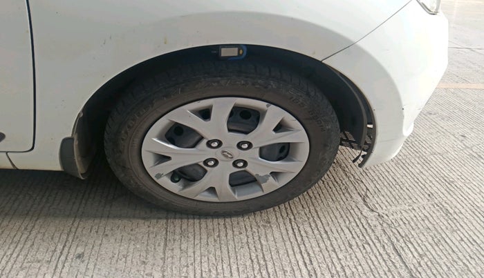 2015 Hyundai Grand i10 SPORTZ 1.2 KAPPA VTVT, Petrol, Manual, 91,031 km, tyre