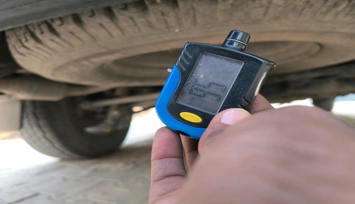 2016 Tata Safari Storme 2.2 VX 4X2, Diesel, Manual, 2,15,508 km, tyre