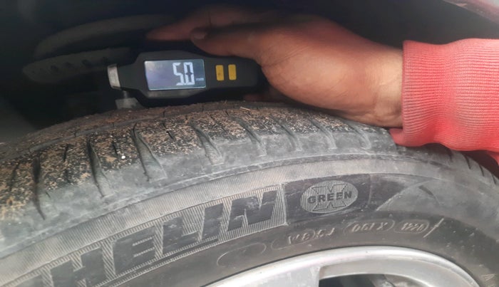 2013 Volkswagen Vento HIGHLINE DIESEL 1.6, Diesel, Manual, 1,47,967 km, tyre