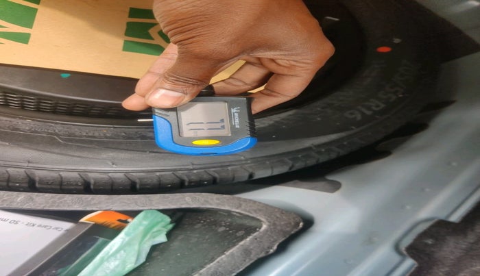 2022 Skoda SLAVIA STYLE 1.0L TSI MT, Petrol, Manual, 33,144 km, tyre