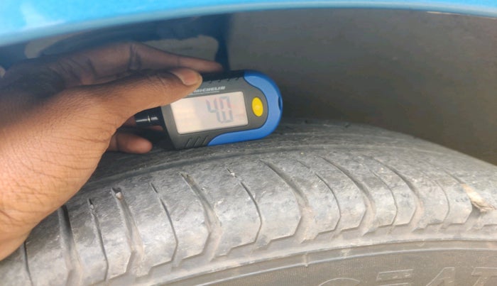 2022 Skoda SLAVIA STYLE 1.0L TSI MT, Petrol, Manual, 33,144 km, tyre