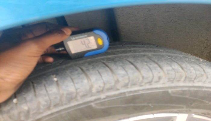 2022 Skoda SLAVIA STYLE 1.0L TSI MT, Petrol, Manual, 33,144 km, tyre