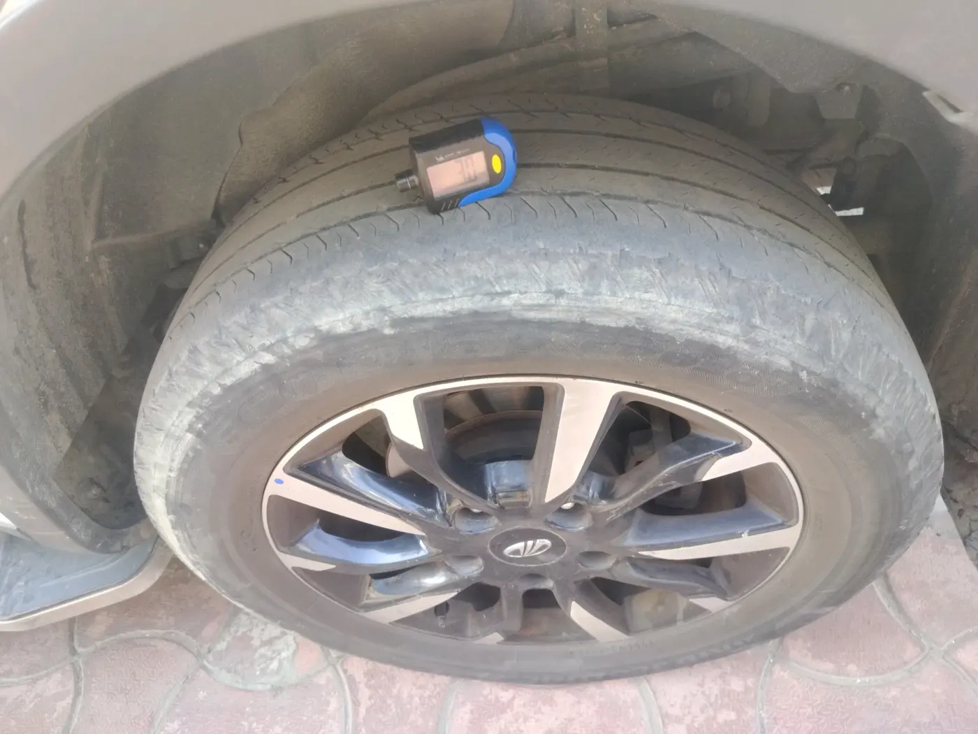 2020 Mahindra XUV500 W11, Diesel, Manual, 65,308 km, tyre
