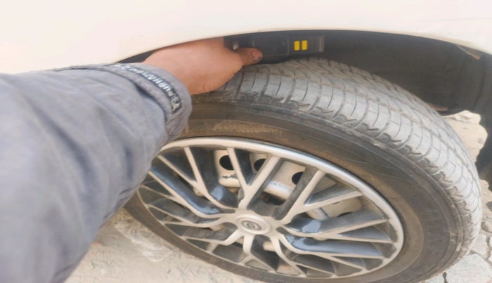 2017 Maruti Wagon R 1.0 VXI, Petrol, Manual, 70,623 km, tyre