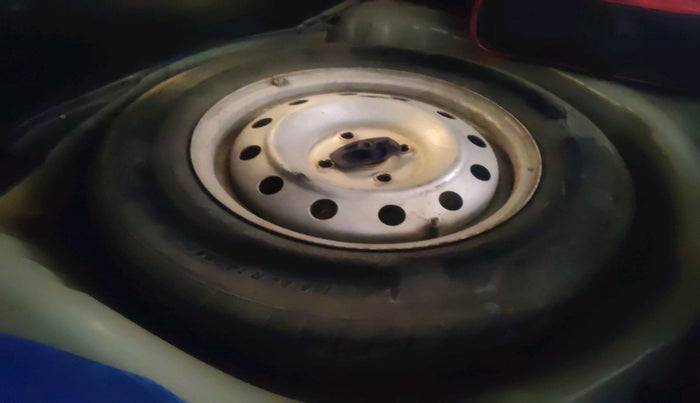 2018 Maruti Swift LXI, Petrol, Manual, 49,530 km, tyre