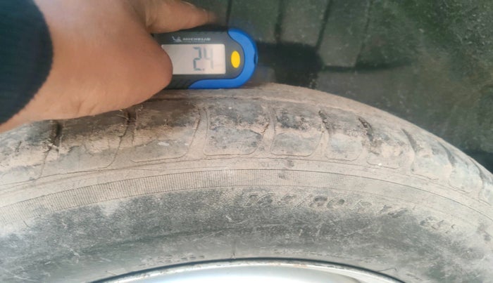 2018 Maruti Swift LXI, Petrol, Manual, 49,530 km, tyre