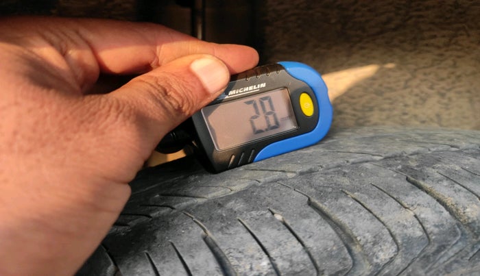 2012 Maruti Swift Dzire VDI, Diesel, Manual, 1,36,701 km, tyre