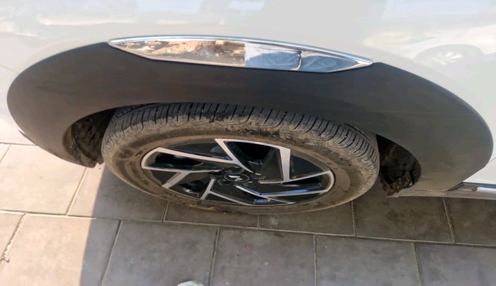 2024 Mahindra XUV 3XO AX7 1.2 TGDi, Petrol, Manual, 20,361 km, tyre