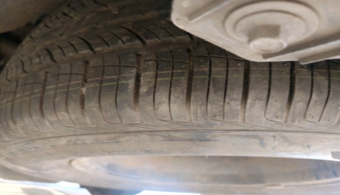 2018 Mahindra ALTURAS G4 4WD AT, Diesel, Automatic, 1,25,101 km, tyre