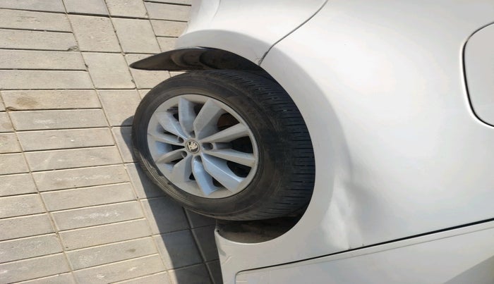 2013 Skoda Octavia STYLE 1.8 TSI AT, Petrol, Automatic, 72,538 km, tyre