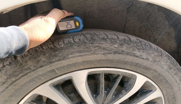 2023 Maruti Ertiga ZXI (O) CNG, Petrol, Manual, 45,888 km, tyre