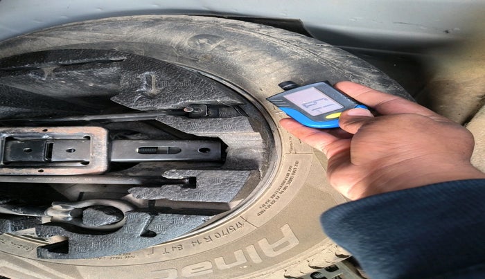 2016 Volkswagen Ameo COMFORTLINE 1.5 AT, Diesel, Automatic, 1,06,042 km, tyre