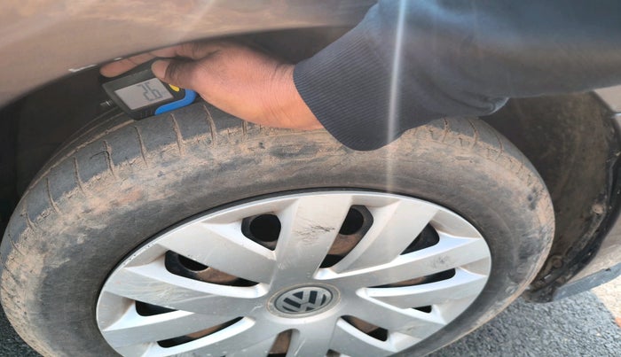 2016 Volkswagen Ameo COMFORTLINE 1.5 AT, Diesel, Automatic, 1,06,042 km, tyre