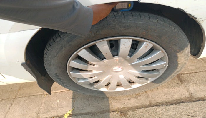 2011 Tata Manza AURA ABS SAFIRE, Petrol, Manual, 43,068 km, tyre