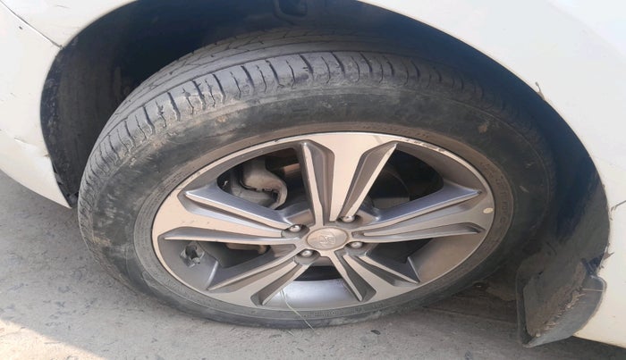 2018 Hyundai Verna 1.6 VTVT SX, Petrol, Manual, 68,217 km, tyre