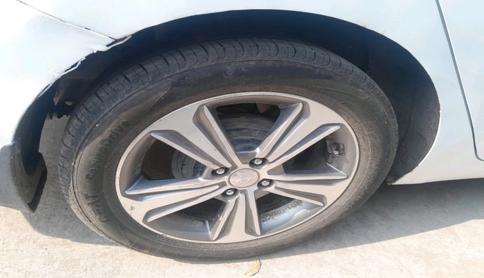 2018 Hyundai Verna 1.6 VTVT SX, Petrol, Manual, 68,217 km, tyre