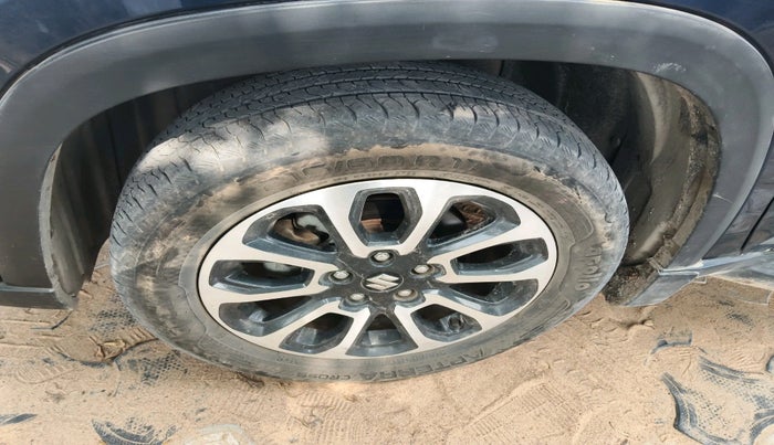 2022 Maruti Grand Vitara ALPHA SMART HYBRID ALLGRIP, Petrol, Manual, 57,270 km, tyre