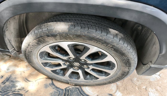 2022 Maruti Grand Vitara ALPHA SMART HYBRID ALLGRIP, Petrol, Manual, 57,270 km, tyre