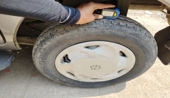 2021 Maruti Eeco 5 STR AC CNG, Petrol, Manual, 49,767 km, tyre