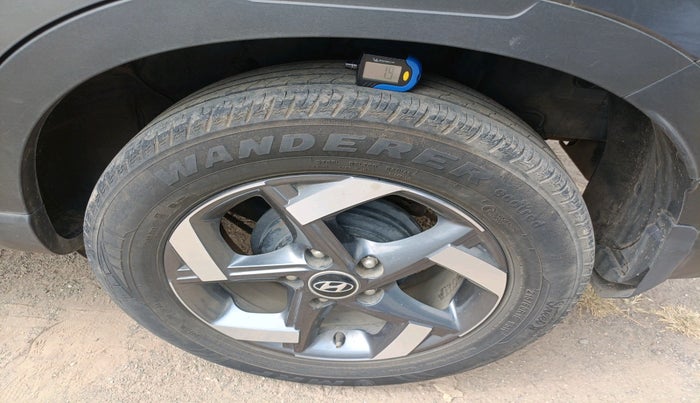 2021 Hyundai VENUE SX 1.5 CRDI, Diesel, Manual, 68,612 km, tyre