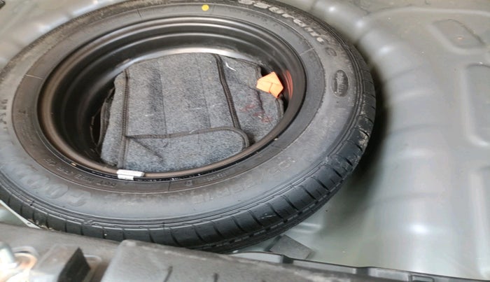 2021 Hyundai VENUE SX 1.5 CRDI, Diesel, Manual, 68,612 km, tyre