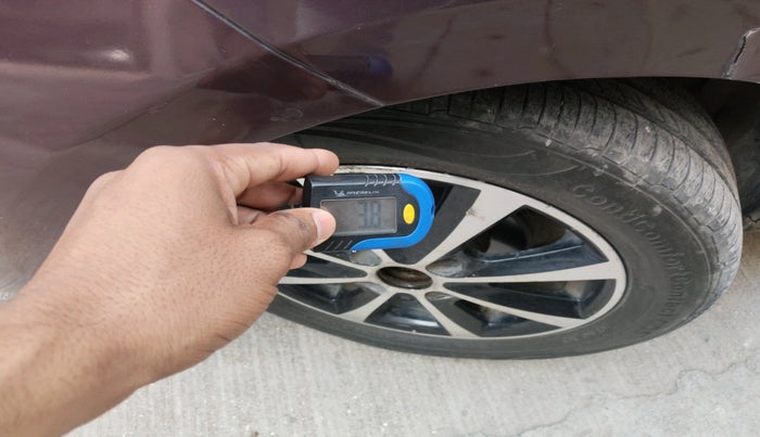 2012 Tata Manza ELAN SAFIRE, Petrol, Manual, 50,913 km, tyre