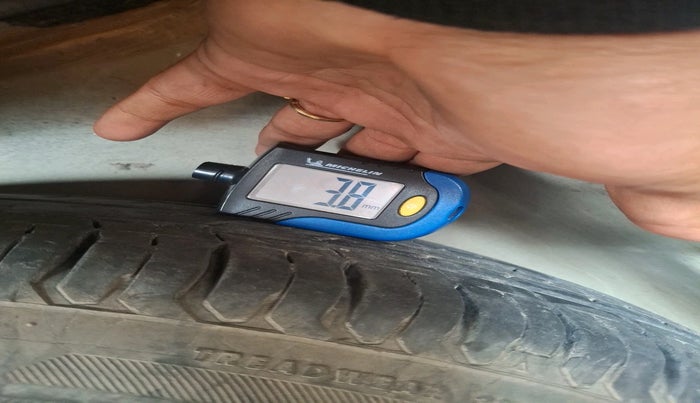 2019 Maruti Dzire VXI, Petrol, Manual, 57,727 km, tyre