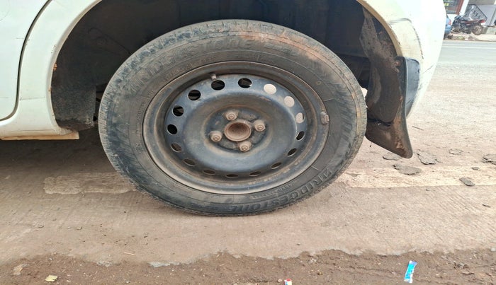 2013 Toyota Etios Liva GD, Diesel, Manual, 1,15,167 km, tyre