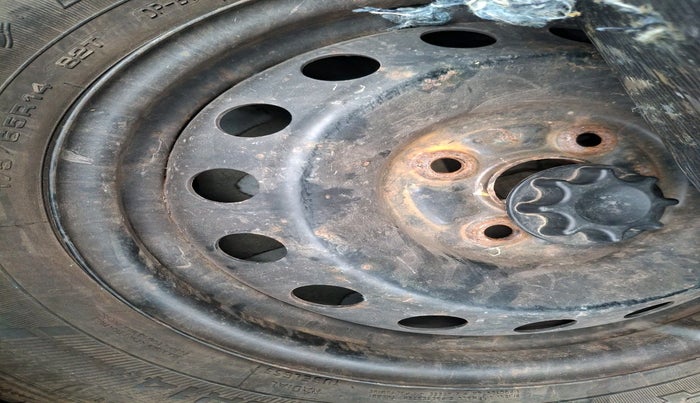 2013 Toyota Etios Liva GD, Diesel, Manual, 1,15,167 km, tyre