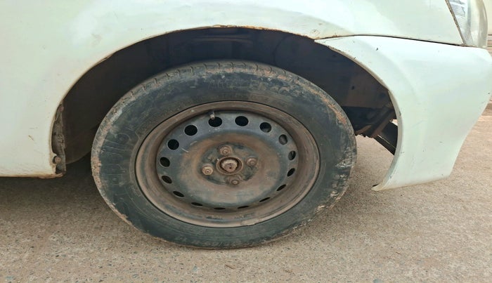 2013 Toyota Etios Liva GD, Diesel, Manual, 1,15,167 km, tyre