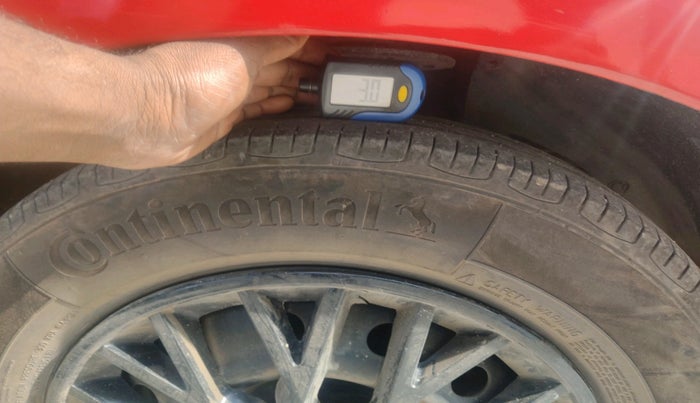 2018 Maruti Swift VXI AMT, Petrol, Automatic, 93,772 km, tyre