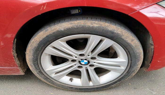 2012 BMW 3 Series 320d, Diesel, Automatic, 1,07,911 km, tyre