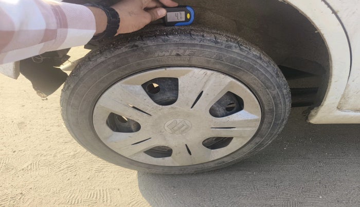 2014 Maruti Wagon R 1.0 VXI, Petrol, Manual, 2,02,512 km, tyre